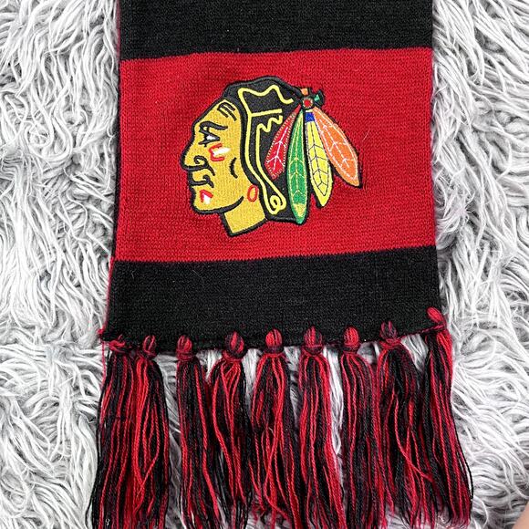 Chicago Blackhawks 47 Brand NHL Reversible Tassels Scarf Patch Unisex Red Black - Picture 3 of 4